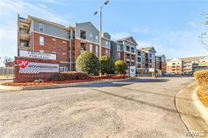 Houndstooth Condominiums