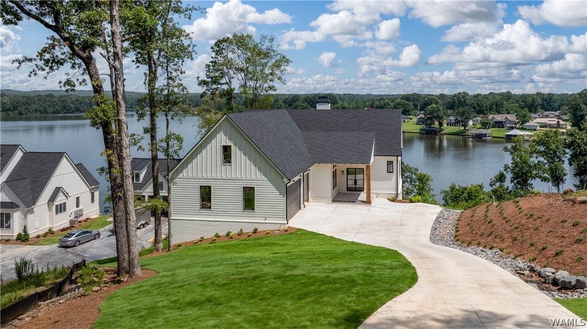 14898 Edgewater Drive, Northport, AL 35475