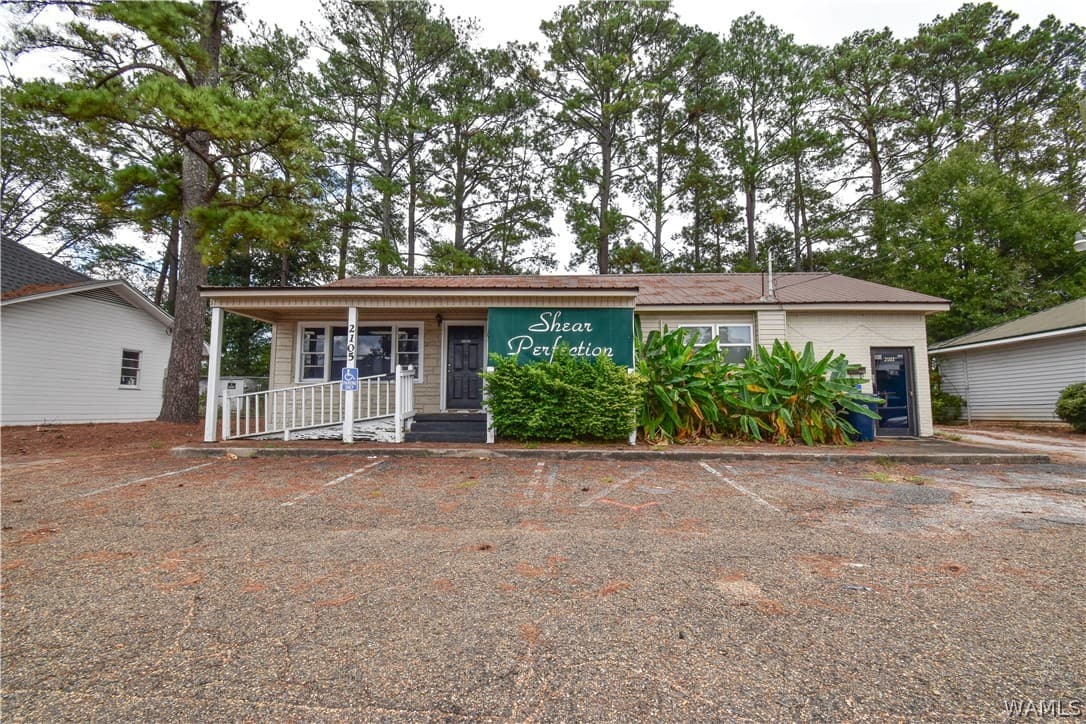 2105 Lurleen B. Wallace Boulevard, Northport, AL 35476