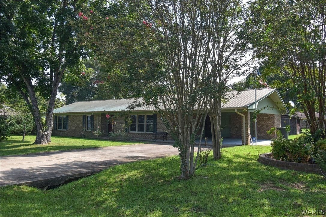 517 5th Street SE, Aliceville, AL 35442