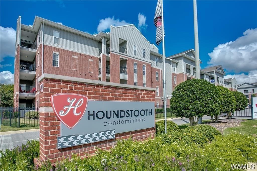 Houndstooth Condominiums